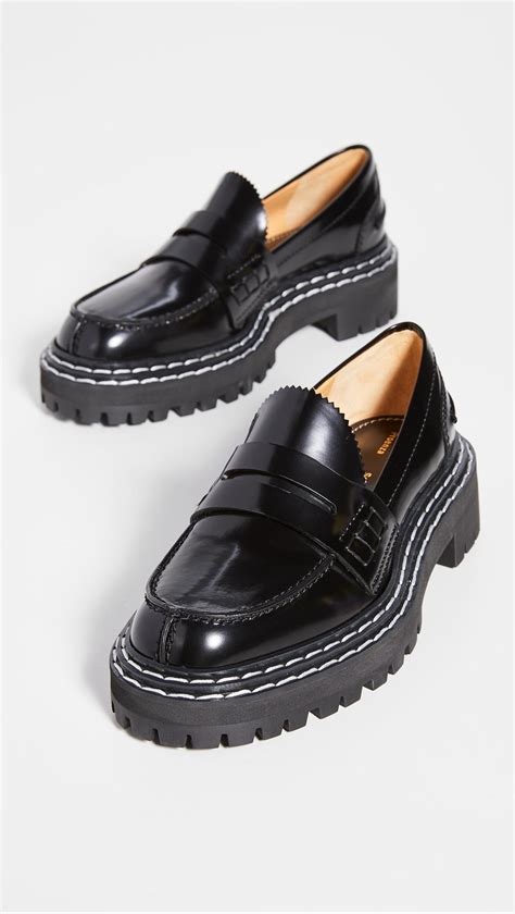 Women's lug sole loafer in black leather 